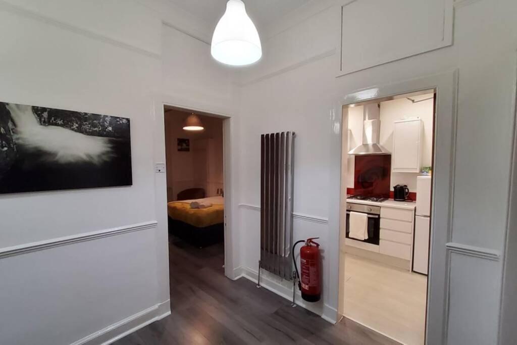 Leith Spectacular Apartment By Sensational Stay Short Lets & Serviced Accommodation With 6 Separate Beds & 2 Baths เอดินบะระ ภายนอก รูปภาพ