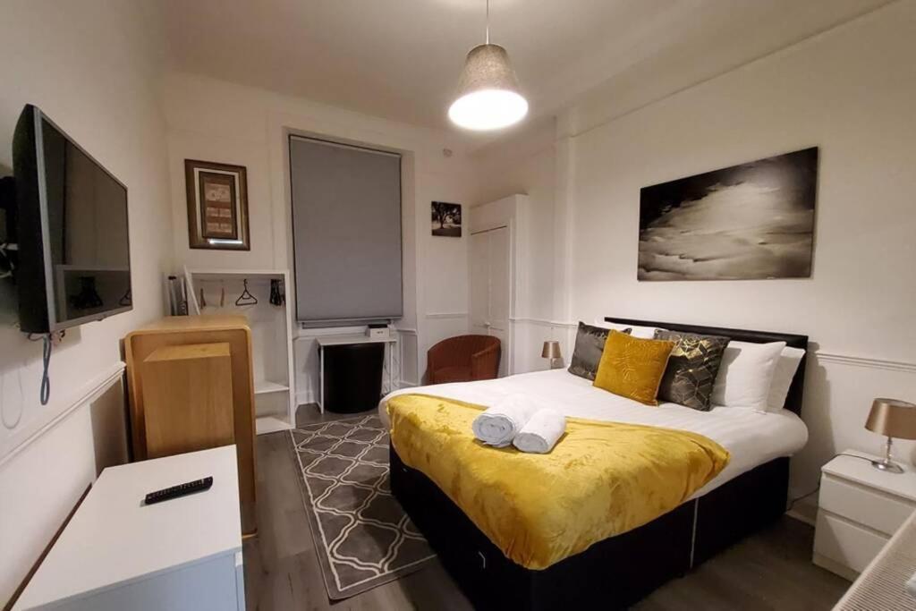 Leith Spectacular Apartment By Sensational Stay Short Lets & Serviced Accommodation With 6 Separate Beds & 2 Baths เอดินบะระ ภายนอก รูปภาพ