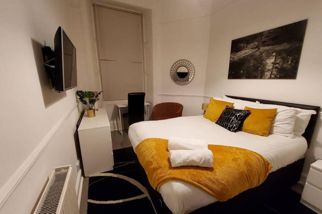 Leith Spectacular Apartment By Sensational Stay Short Lets & Serviced Accommodation With 6 Separate Beds & 2 Baths เอดินบะระ ภายนอก รูปภาพ