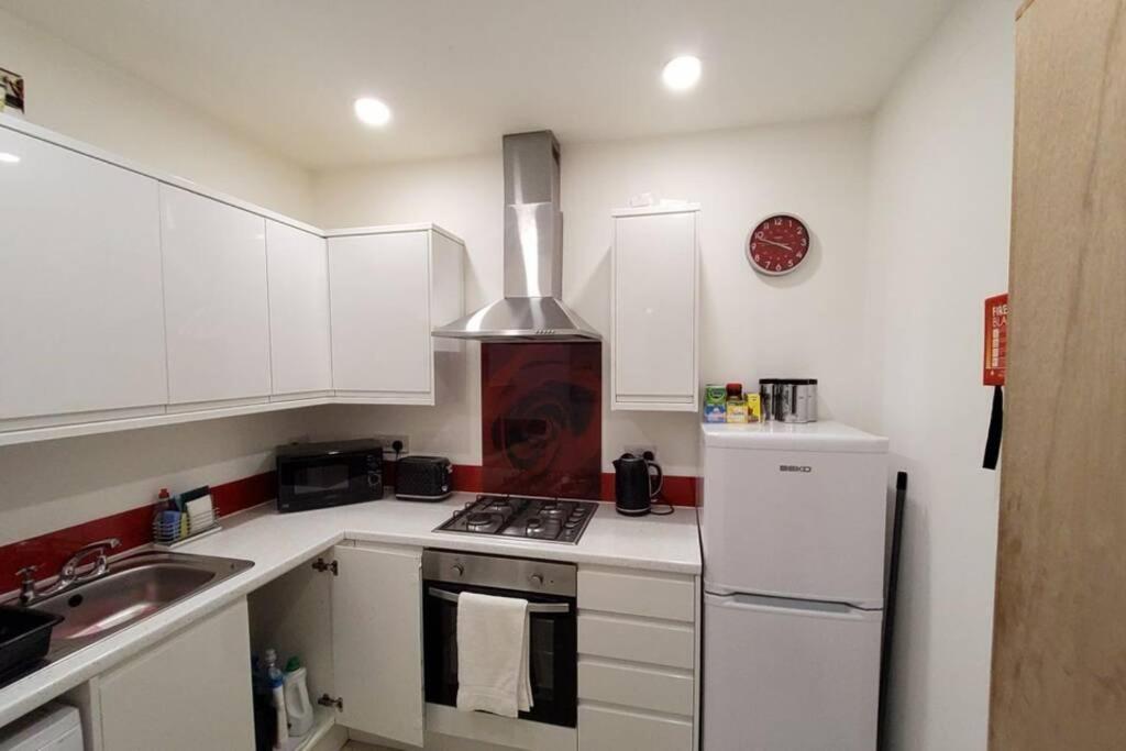 Leith Spectacular Apartment By Sensational Stay Short Lets & Serviced Accommodation With 6 Separate Beds & 2 Baths เอดินบะระ ภายนอก รูปภาพ