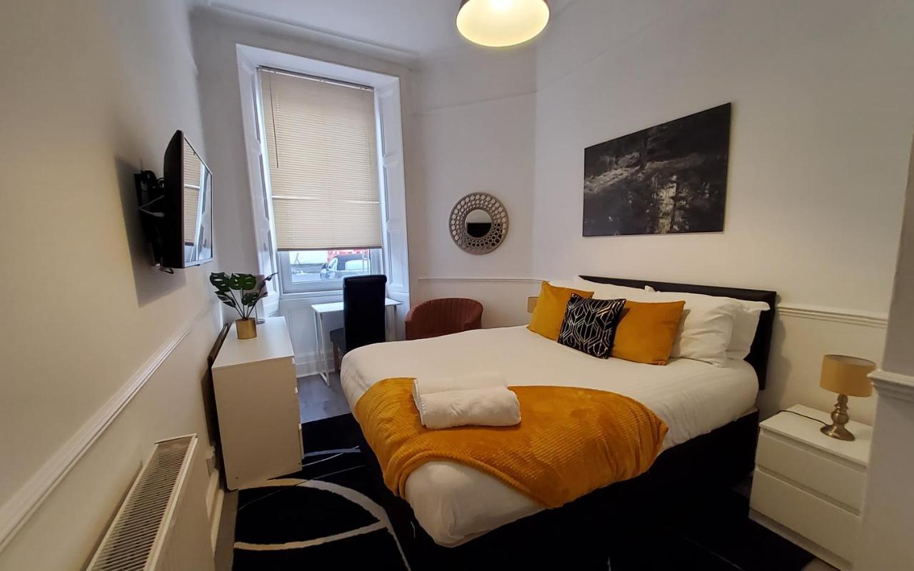 Leith Spectacular Apartment By Sensational Stay Short Lets & Serviced Accommodation With 6 Separate Beds & 2 Baths เอดินบะระ ภายนอก รูปภาพ